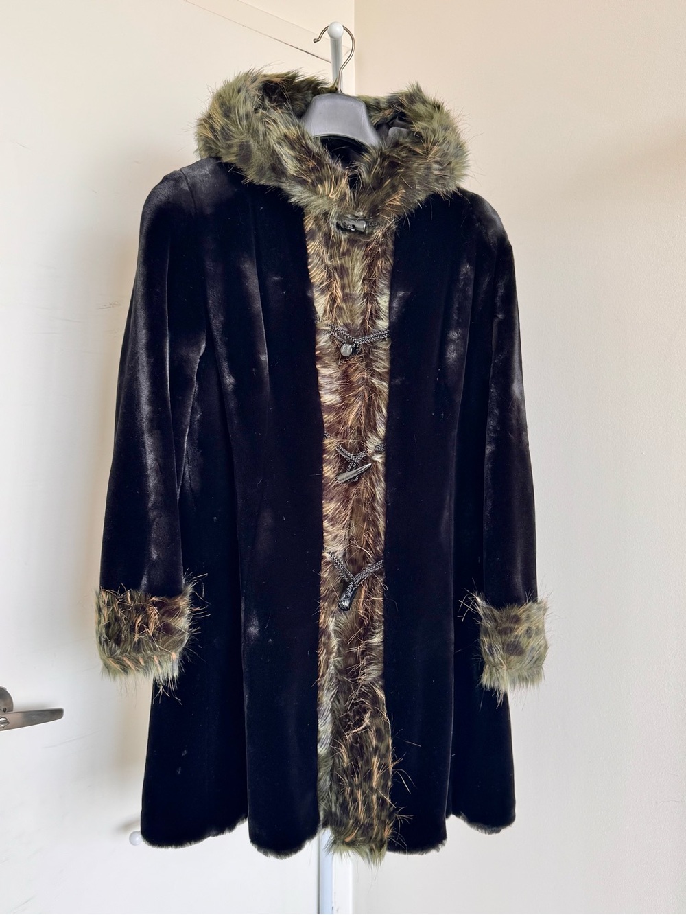 Vintage Black Faux Fur Hooded Toggle Coat Boho Penny Lane Y2K Whimsigoth - Picture 1 of 12